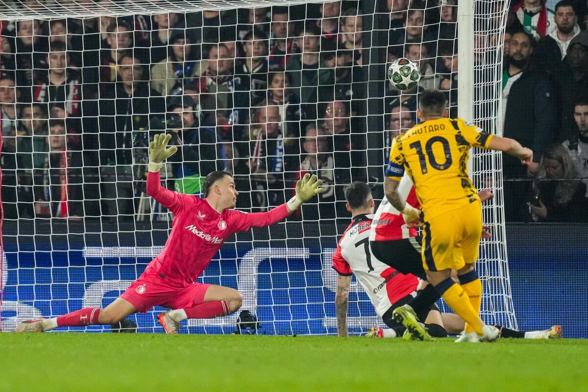 Feyenoord 0-2 Inter: Martinez breaks record as Italian side secure first-leg lead