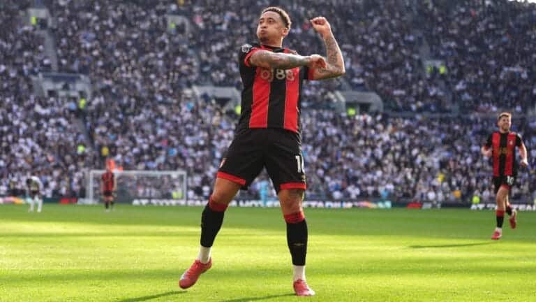 Tottenham 0-1 Bournemouth latest: World class cross from Kerkez cuts Spurs open