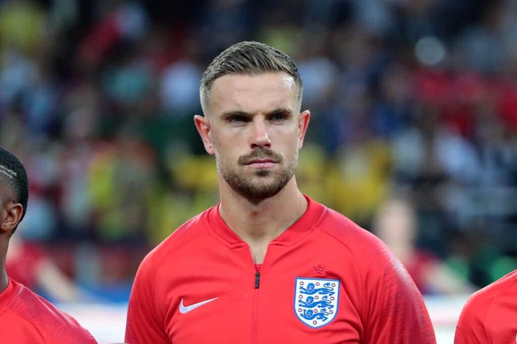 O meio-campista inglês Jordan Henderson