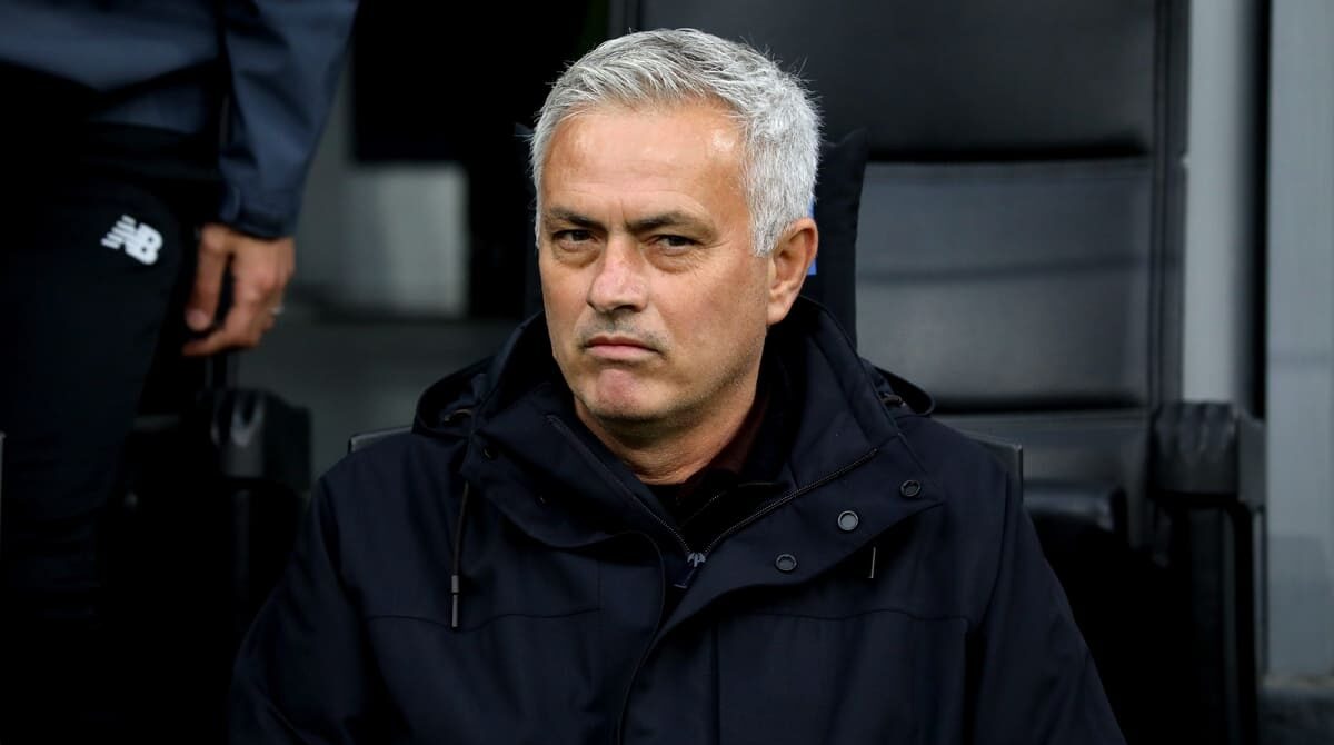 Barcelona chief Laporta warns Real Madrid boss Mourinho not to overstep the mark in criticism of referees