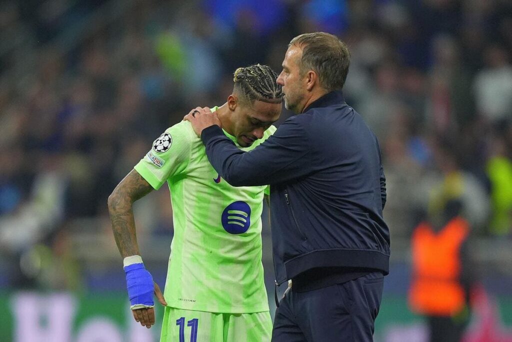 Barcelona boss Hansi Flick consoles Raphinha