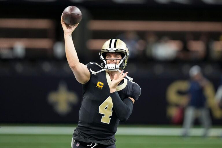 Saints QB Derek Carr retires after 11 seasons with shoulder injury