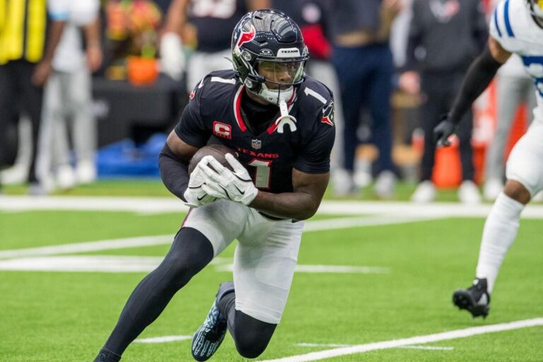 NFL: Patriots Head Coach Mike Vrabel Addresses Viral Video Of Wide Receiver Stefon Diggs