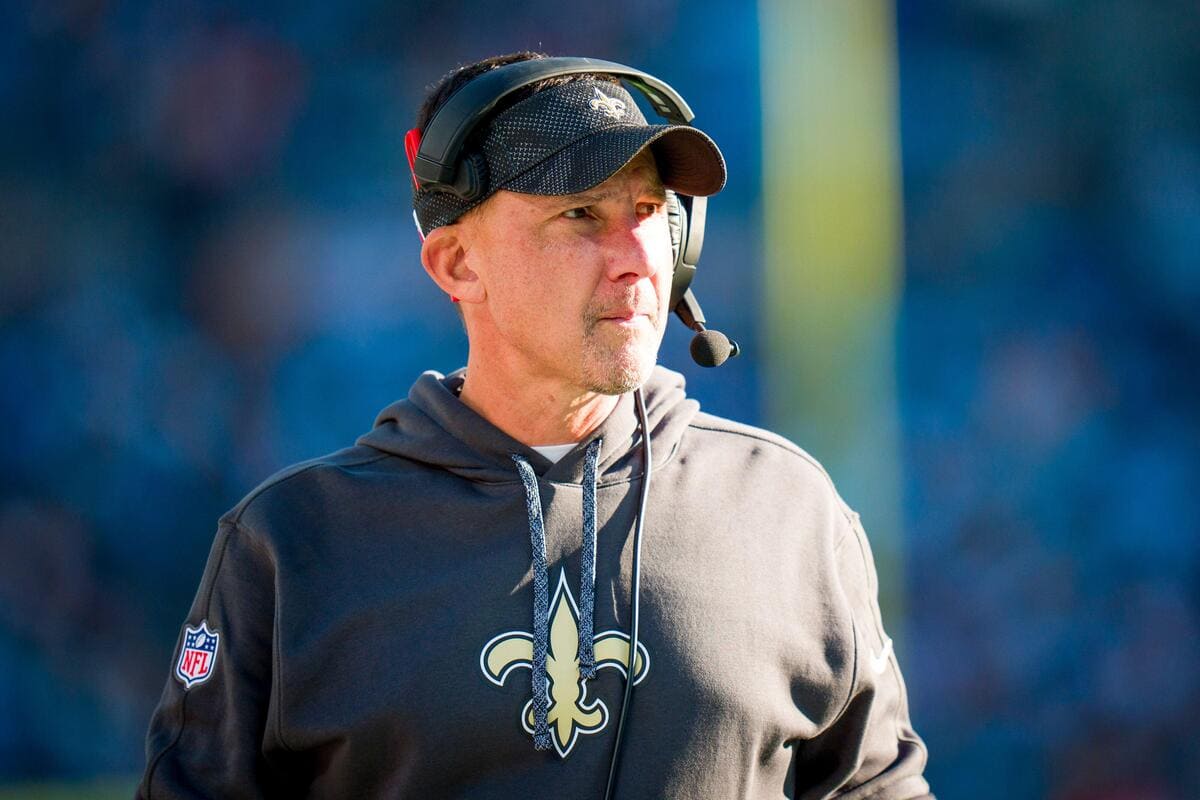 New Orleans Saints sack Dennis Allen