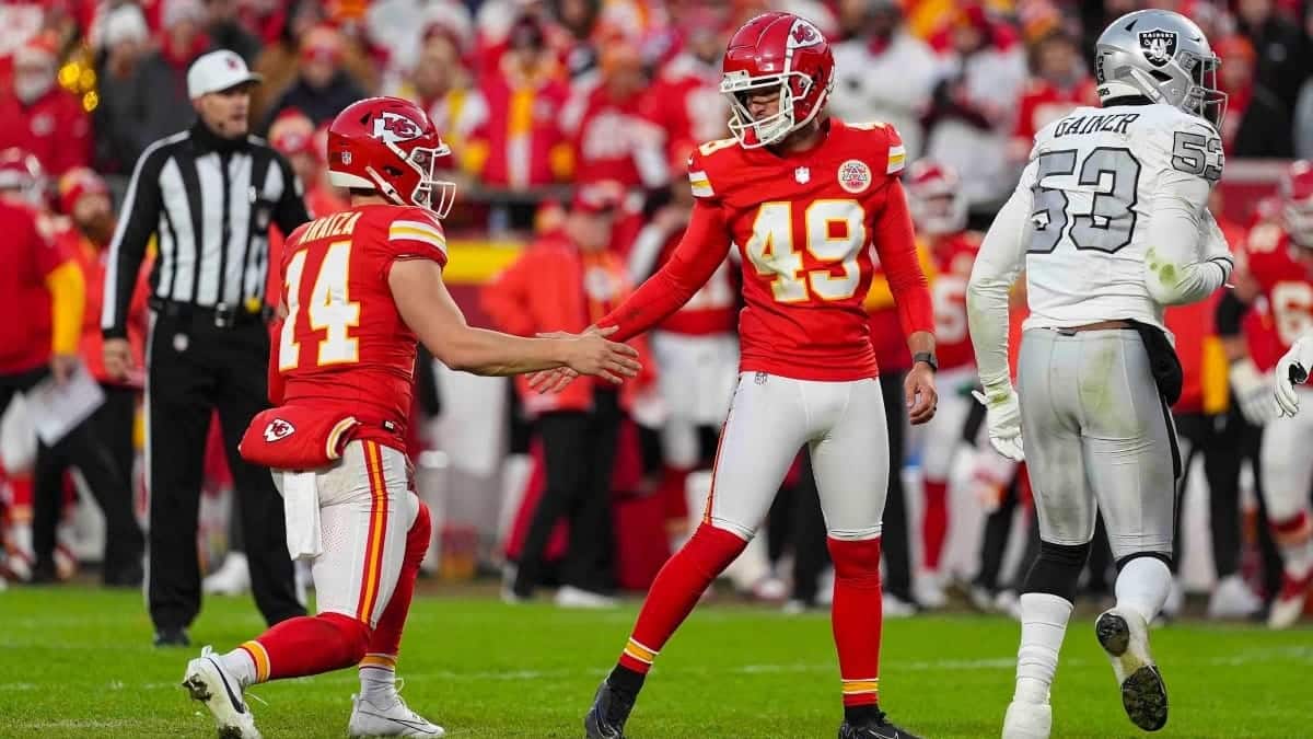 NFL: Chiefs earn play-off spot with late penalty flag against Raiders