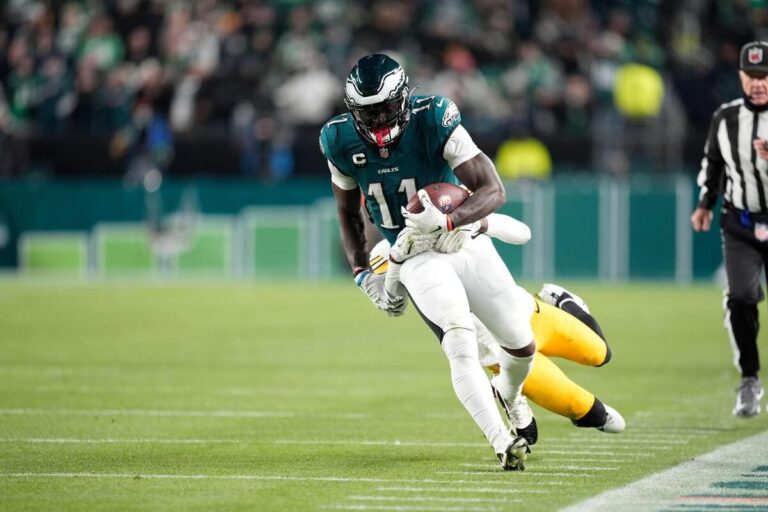 What was AJ Brown reading and why? The Philadelphia Eagles wide receiver explains all
