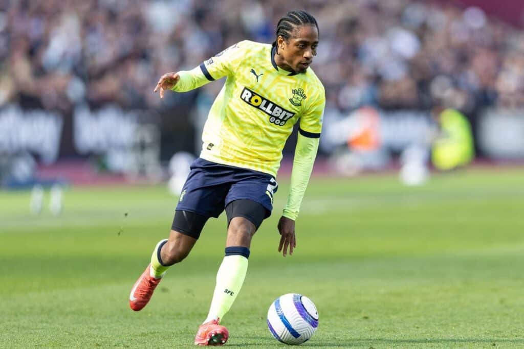West Ham announce Kyle Walker-Peters signing from Southampton