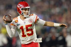 Breaking: Mahomes extends Chiefs contract to 2033