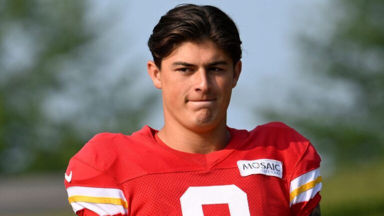 NFL: Rees-Zammit hopes of landing on the Chiefs hit by injury