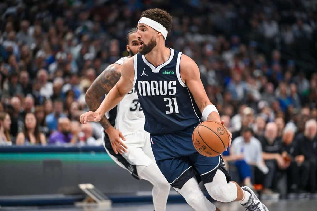 Klay Thompson sets Mavs record in debut win