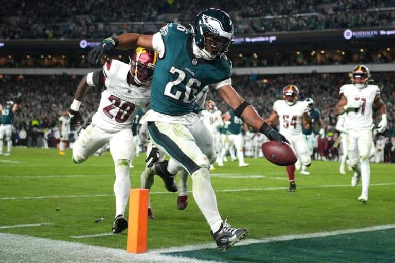 Philadelphia Eagles leave it late to win sixth straight game