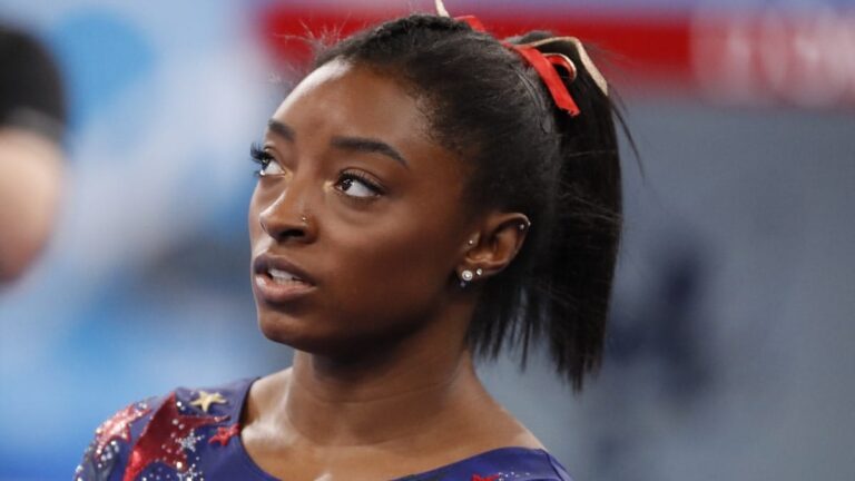 Simone Biles and Suni Lee fall off beam in 2024 Summer Olympics gymnastics