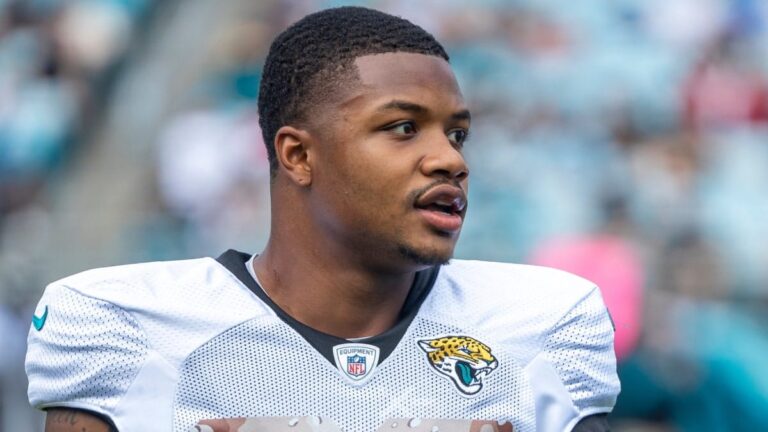 Tyson Campbell: Jacksonville Jaguars hand NFL star .5m contract