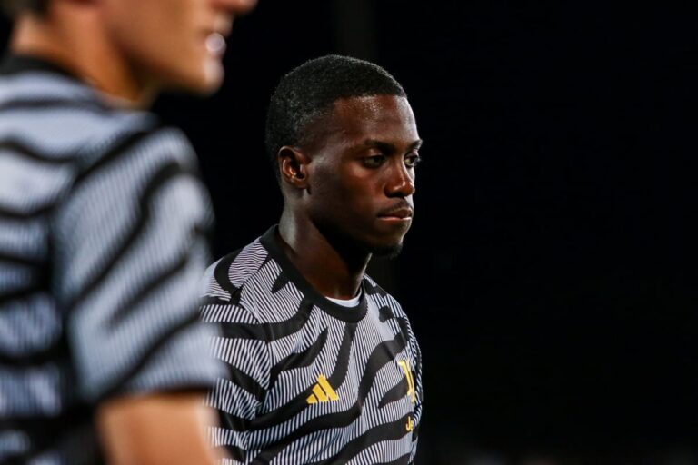 Timothy Weah apologizes after red card costs US in defeat to Panama