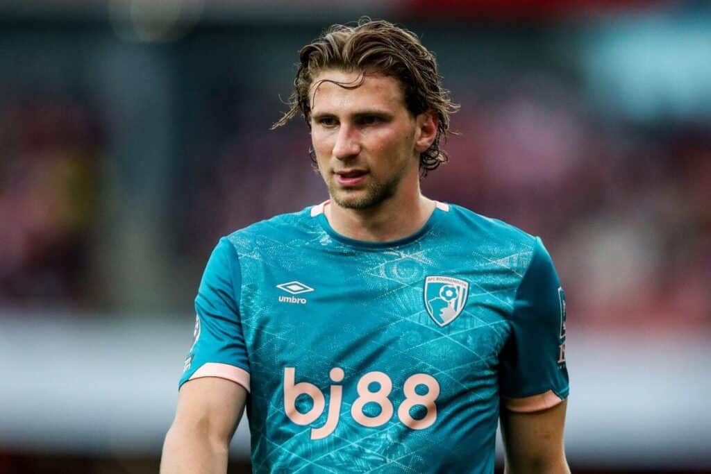 Ilya Zabarnyi: PSG set to confirm £57.1m Bournemouth defender completes medical