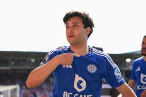 Leeds: Farke keen on two additions as Whites close in on Chelsea flop Buonanotte