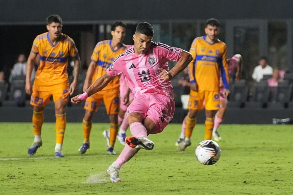 Inter Miami sign Suarez to new one-year contract