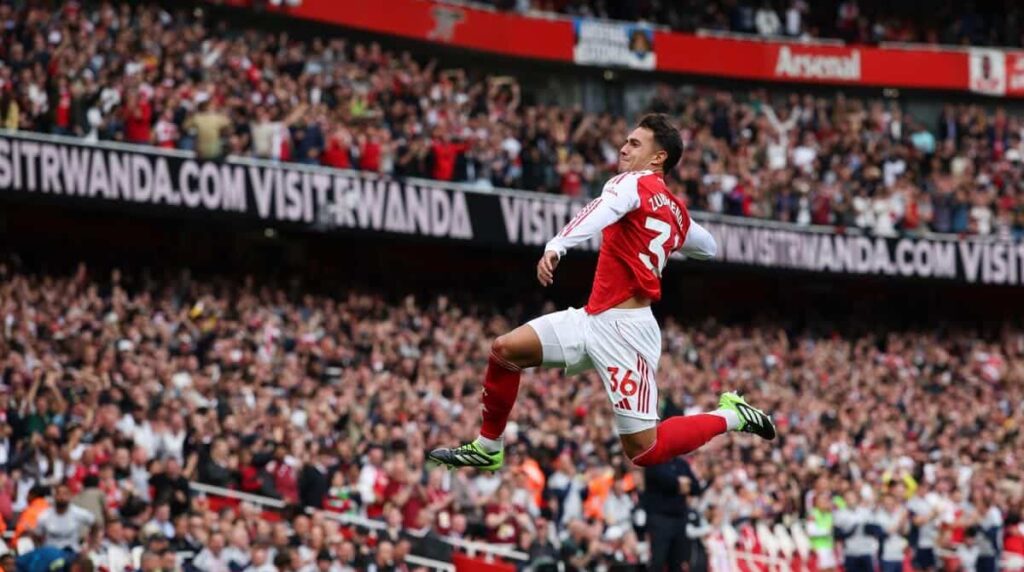 Meio-campista do Arsenal, Martin Supimenti