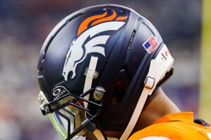 Broncos win seventh straight game to down Raiders