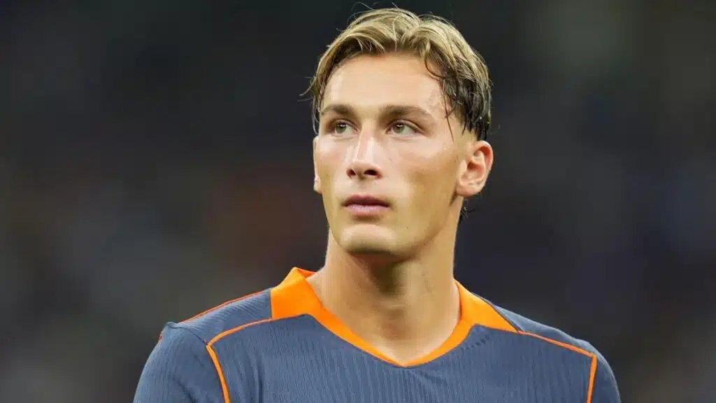 Франческо Пио Эспозито гэж хэн бэ? Интер Миланы 20 настай авьяаслаг тоглогч Сери А-д гайхагдаж байна