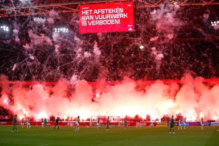 Fireworks stop play – Ajax game called off after five minutes