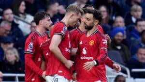 Man United v West Ham live: Text commentary, updates, goals and stats