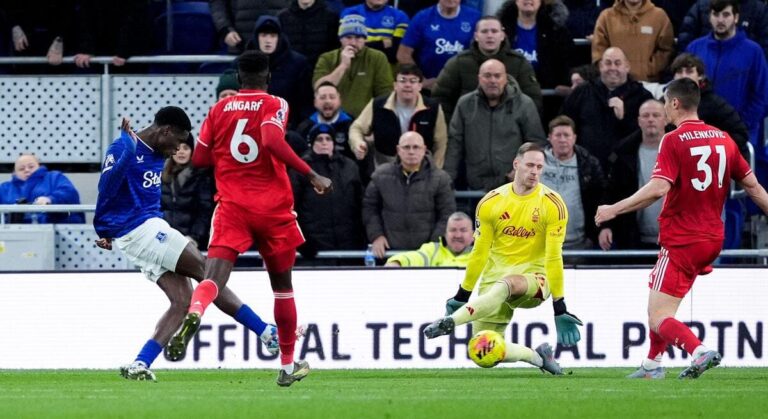 Today’s Premier League results: Scores and reports as Man City close the gap on leaders Arsenal