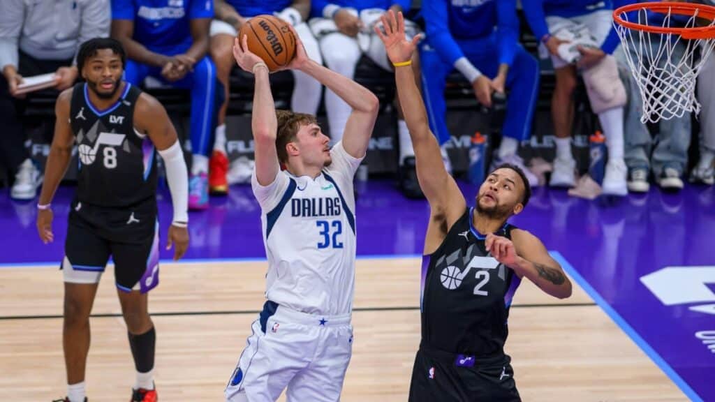 एनबीए परिणाम: लेकर्स बनाम मावेरिक्स, रॉकेट्स बनाम वॉरियर्स, स्टैंडिंग और प्लेऑफ़ चित्र