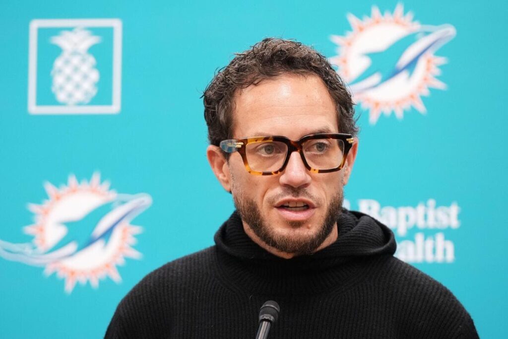 L'ex allenatore dei Miami Dolphins Mike McDaniel