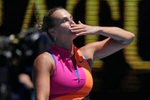 Australian Open: Top seeds Alcaraz and Sabalenka breeze through