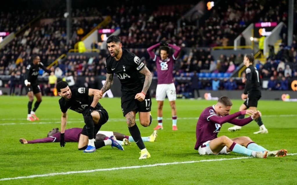 Cristian Romero celebrates for Tottenham