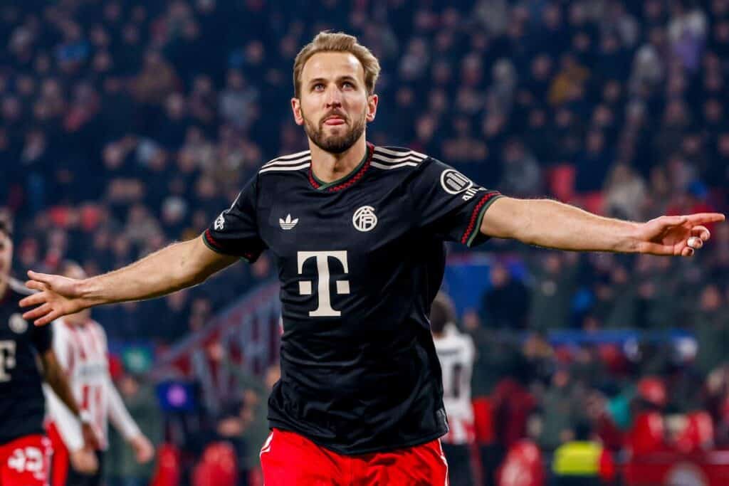 Harry Kane scores for Bayern Munich against PSV Eindhoven