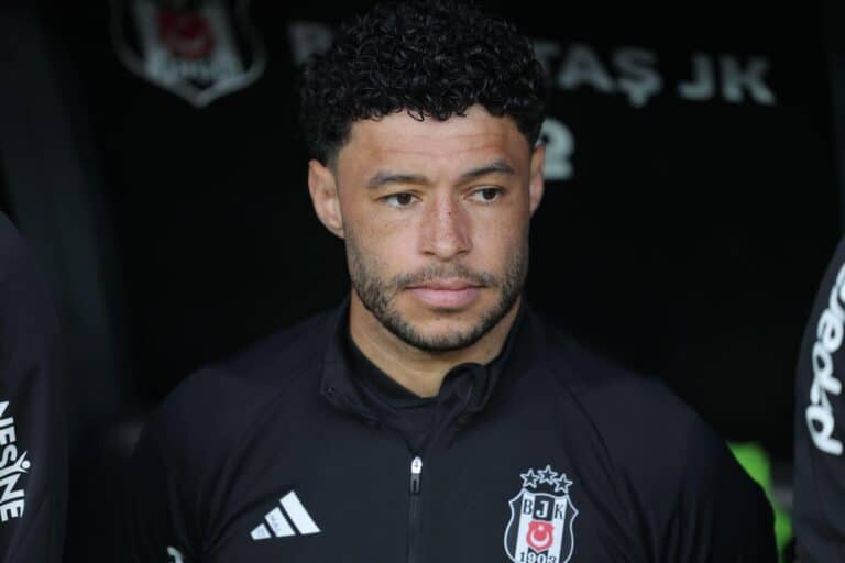 Oxlade-Chamberlain close to Celtic move