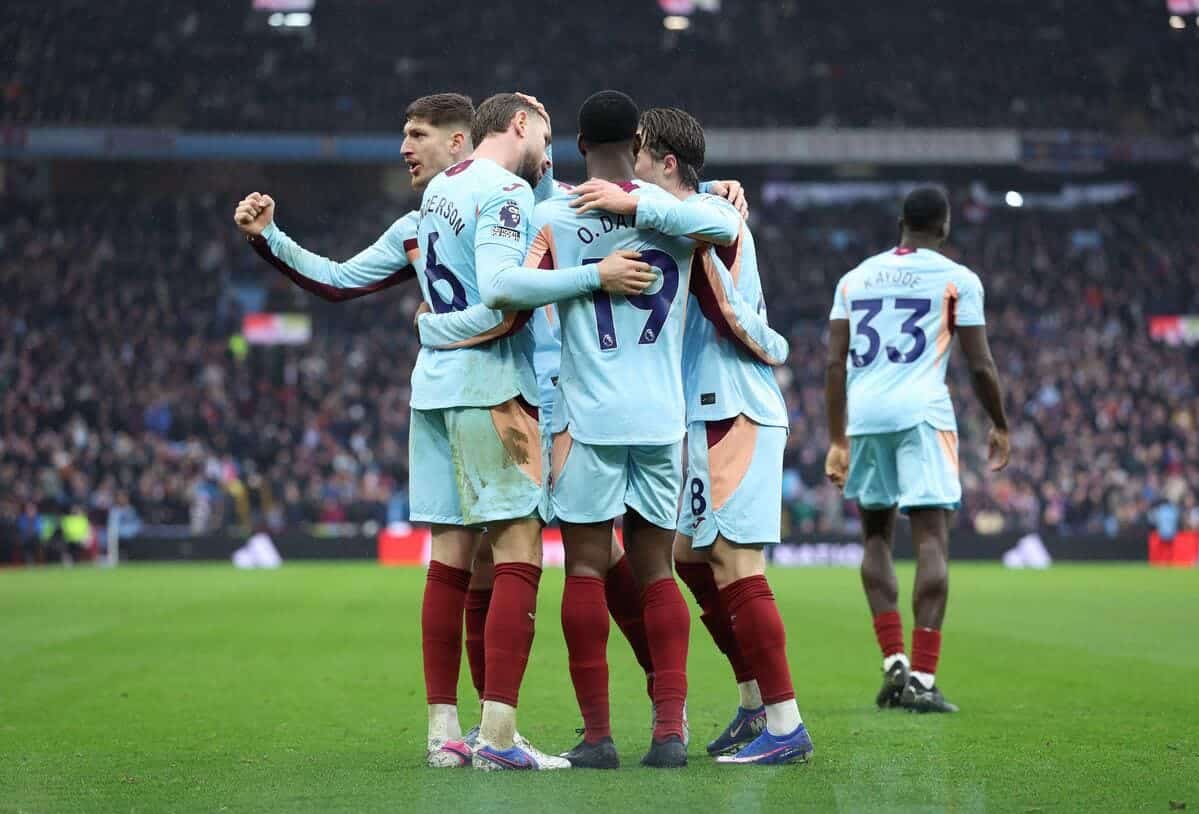 Premier League round-up: 10-man Brentford beat Villa while Forest and Palace share the points