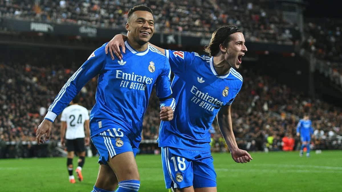 Valencia 0-2 Real Madrid: Report, result and goals as Los Blancos put pressure back on Barca
