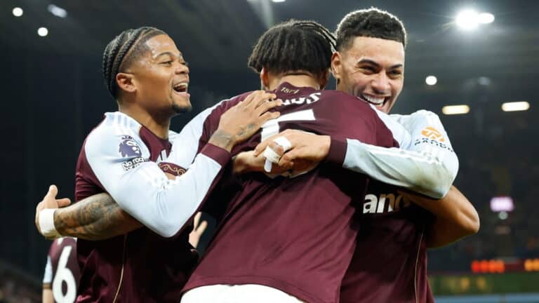 Premier League round-up: Aston Villa leave it late as Burnley stun Palace