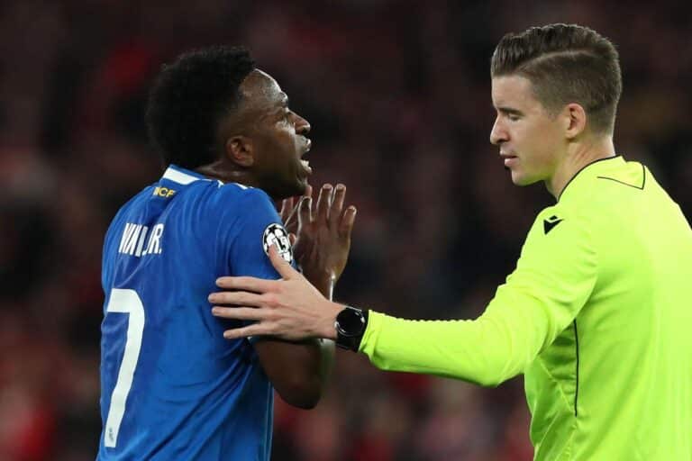 Benfica 0-1 Real Madrid: Vinicius scores and leaves the pitch after alleged racist language