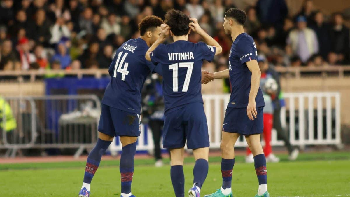WATCH: Four goals and missed penalty in first half of Monaco vs PSG before red card early in second half in crazy game