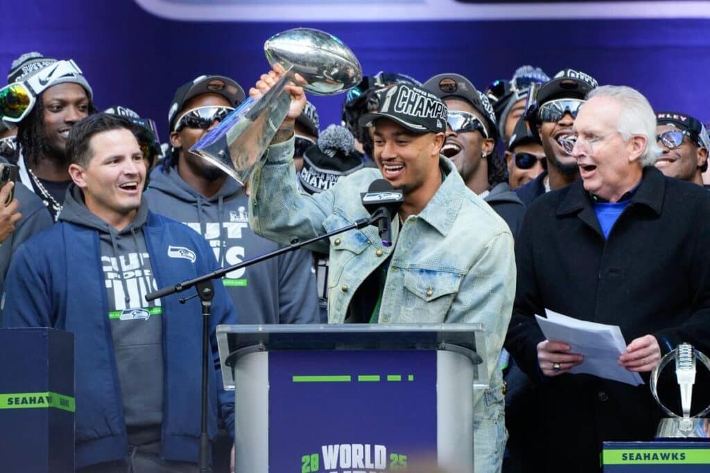 No Seattle Seahawks, o wide receiver Jackson Smith-Njikpa