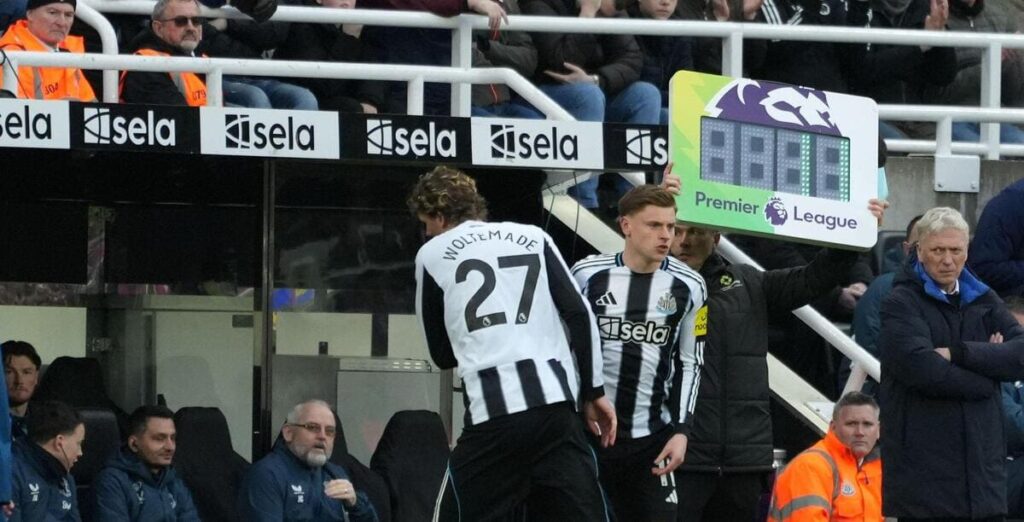 Newcastle forward Nick Woltemade is substituted.