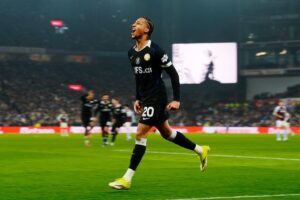 Aston Villa 1-4 Chelsea: Report, result and goals as Pedro hat-trick sends Blues fifth