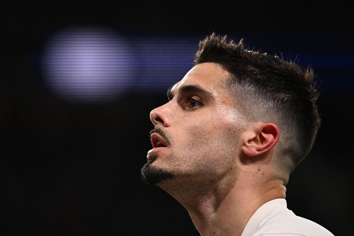 UEFA opens disciplinary proceedings against Chelsea's Neto following ballboy incident