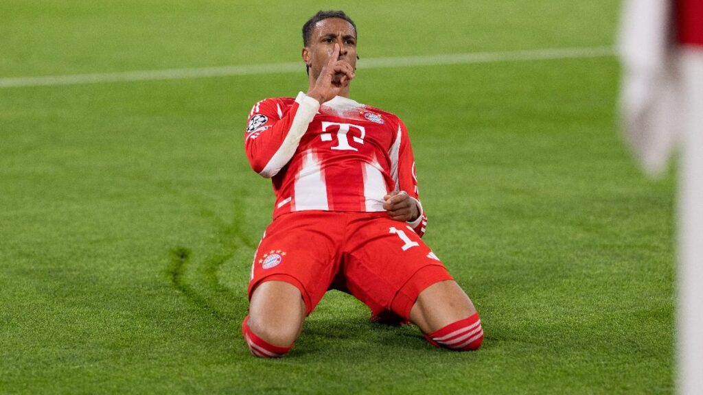 Michael Ollis comemora seu gol decisivo no Bayern x Real Madrid