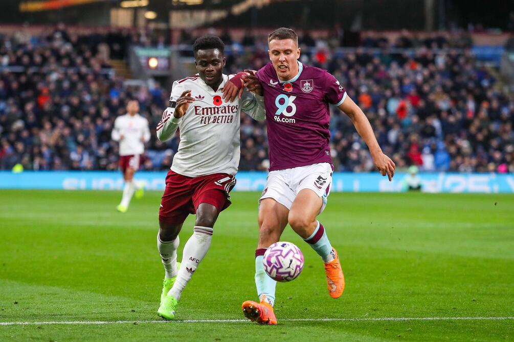 Arsenal v Burnley: Line-ups, stats and preview as Gunners edge towards title