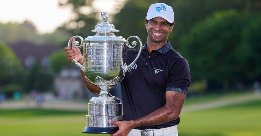Harun Rai comemora a conquista do Campeonato PGA