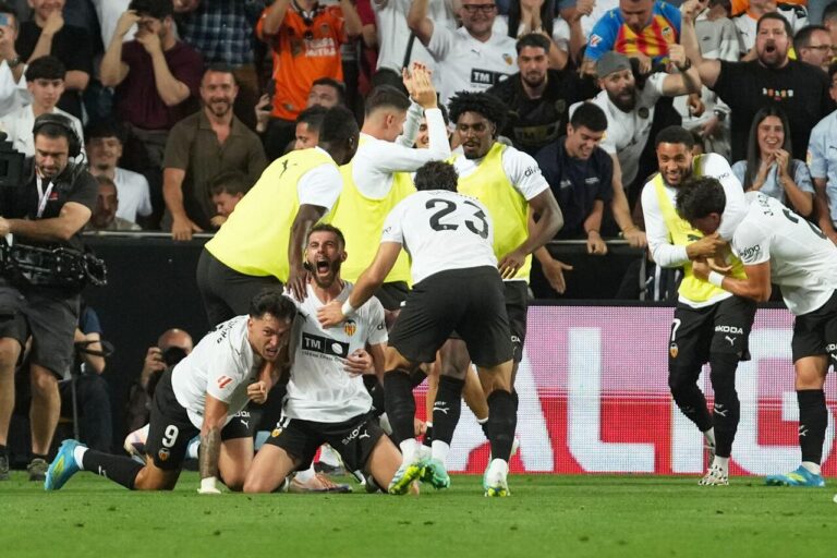 Valencia 3-1 Barcelona: Hosts beat champions but fail to claim European spot