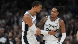 NBA: San Antonio Spurs fight back to win Game 4 and level Western Conference Finals
