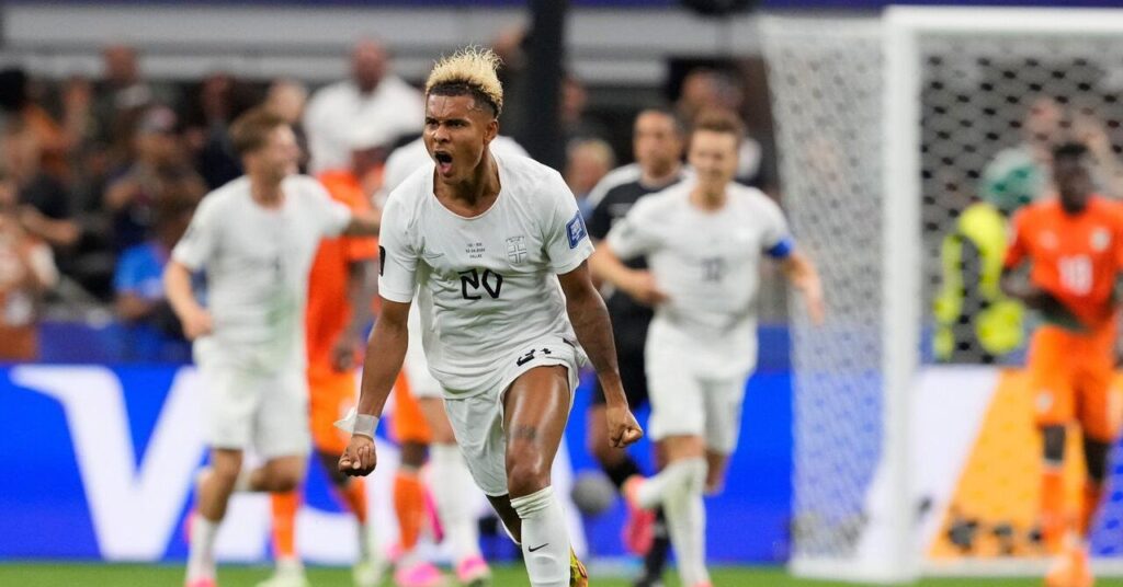 O extremo norueguês Antonio Noosa marcou um gol contra a Costa do Marfim na Copa do Mundo
