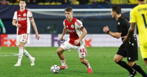 Newcastle sign Ajax teenager Steur to ease pressure on Eddie Howe