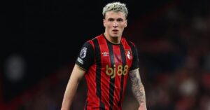 Fiorentina sign suspended Bournemouth full-back Jimenez on loan